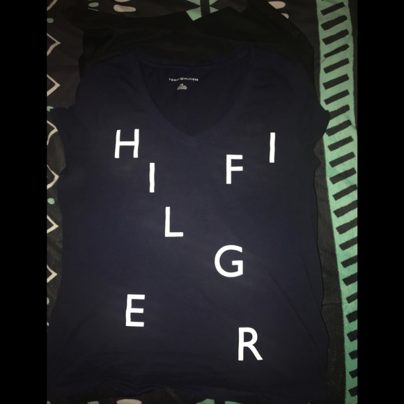 Tommy Hilfiger Tops - Tommy Hilfiger T-Shirt 😎